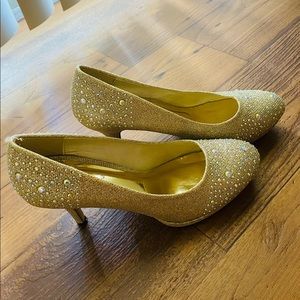 Pierre Dumas golden heels with rhinestones 7.5